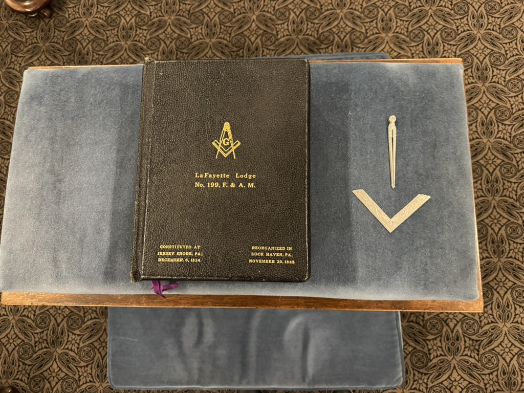 the altar and it's instruments